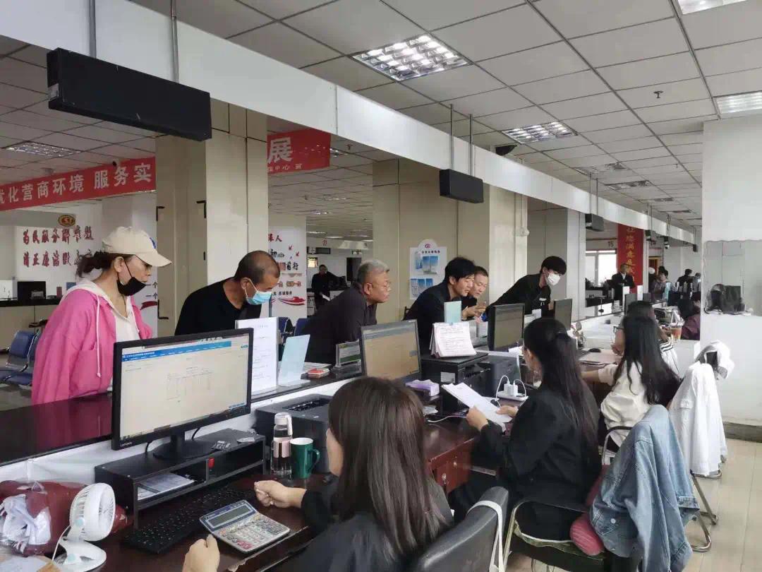 市社保中心：窗口服务再升级 走心服务助企便民