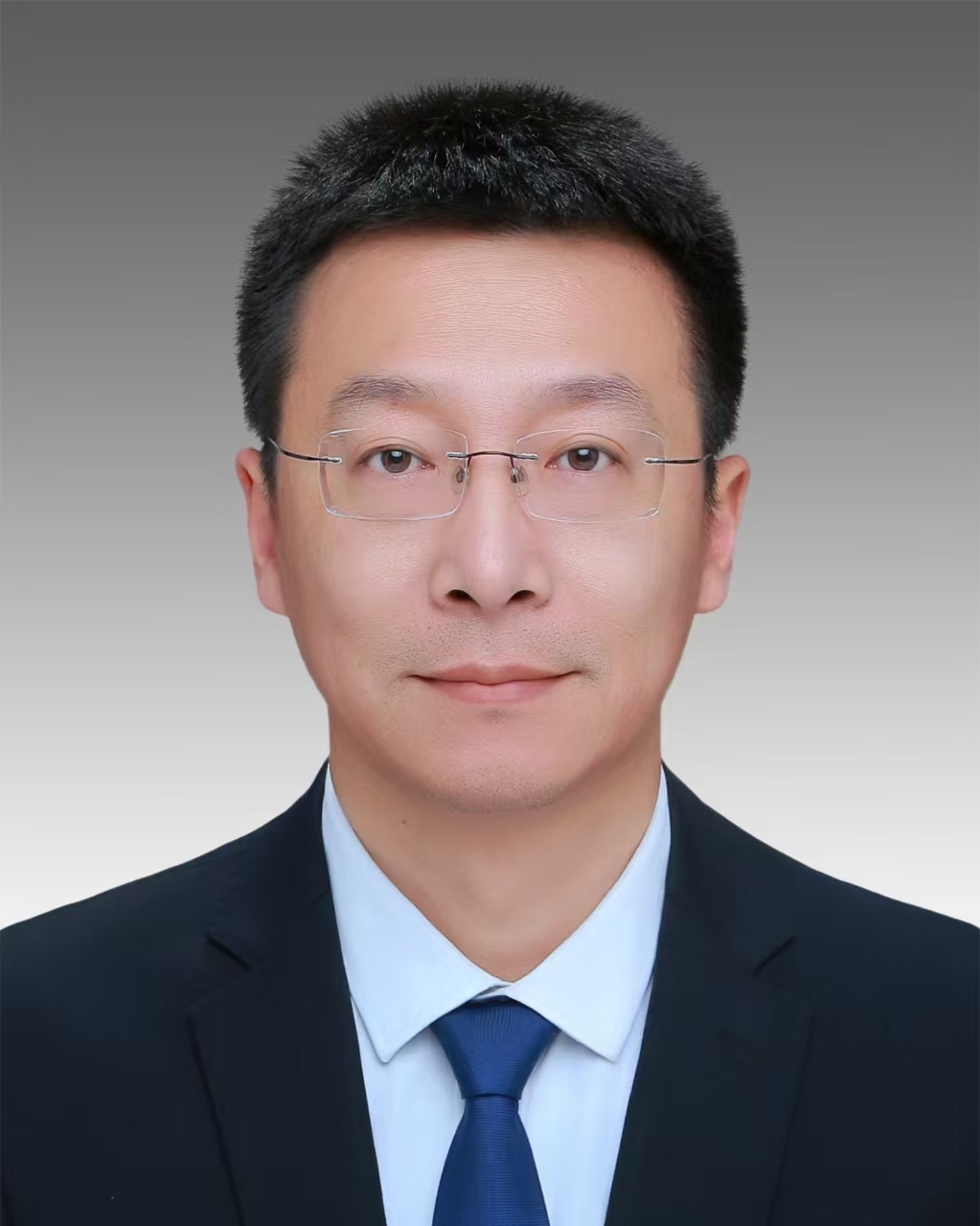 马  强