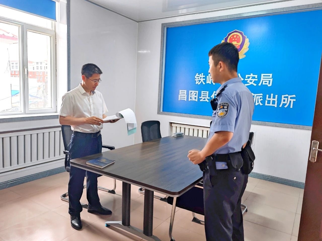 李荣海到昌图县公安基层所队调研督导夏季治安整治、防汛备汛和公安基层基础等工作